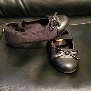 Michael Kors Black kids Flats (Size 7c) 🐱